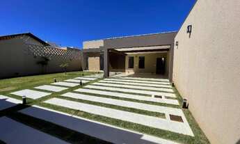 Imagem 2: Casa de Alto Padrão com 3 Suítes, Garagem 6 Carros, Piscina e Área Gourmet - Rita Vieira