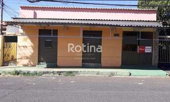 Imagem 1: Casa para aluguel, 3 quartos, 1 suíte, 1 vaga, Santa Mônica - Uberlândia/MG