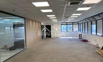 Imagem 4: Conjunto comercial de 200m² com 6 vagas de garagem, na melhor localização à venda e para l