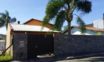 Imagem 2: Casa com 4 dormitórios à venda, 203 m² por R$ 750.000 - Real Parque - São José/SC