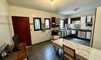 Imagem 3: Casa de condomínio para venda tem 173 metros quadrados com 4 quartos