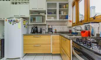 Imagem 6: Apto no bairro Petrópolis, mobiliado, com 3 dorm, sendo 1 suíte, com duas vagas de garagem