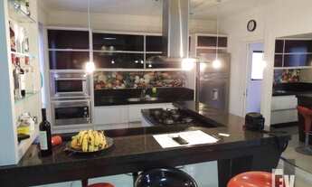 Imagem 3: Casa Mobiliada com 2 Dormitórios á Venda no Centro em Balneário Camboriú/SC