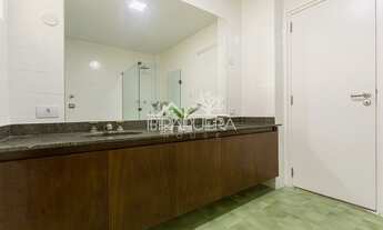 Imagem 5: Amplo apartamento de 237m2 com 4 dormitórios sendo 1 suite e 2 vagas em Higienópolis, São