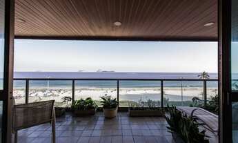 Imagem 3: Apartamento à venda na Avenida Vieira Souto, prédio em centro de terreno, todo avarandado