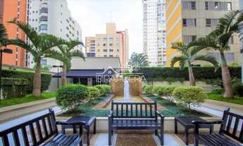 Imagem 6: Apartamento de 160m² com 2 suítes e 2 vagas de garagem distribuído em ampla sala com vara