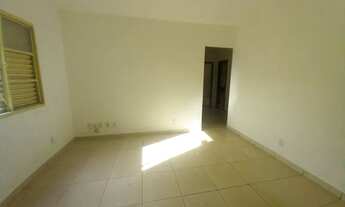 Imagem 3: Casa para venda com 180 metros quadrados com 3 quartos