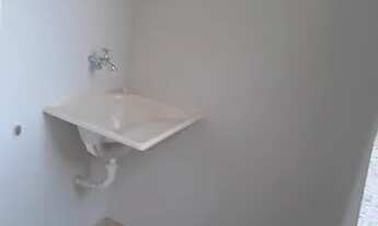 Imagem 5: Casa Próximo UFMS. de 1 quartos e etc com armário de cozinha, fogão e garagem