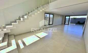 Imagem 2: Sobrado no Condomínio Terras Alpha com 4 suítes e Piscina. Oportunidade!