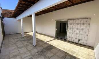 Imagem: Casa com três quartos próximo DETRAN do