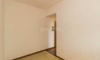 Imagem 2: Apartamento 2 dormitórios com sacada e vaga de garagem no bairro Bela Vista