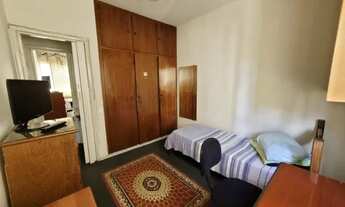 Imagem: Vaga para moças no bairro Santa Tereza