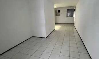 Imagem 4: CASA NO BENFICA Casa com 2 dormitórios