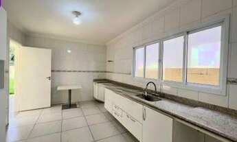 Imagem: Casa com 4 dormitórios para alugar, 250