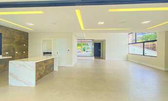 Imagem 6: Casa de condomínio sobrado para venda possui 470 metros quadrados com 5 quartos