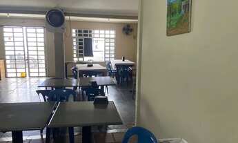 Imagem: Vendo prédio e o ponto