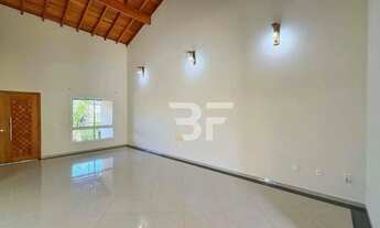 Imagem 4: Casa disponível para venda e locação com 3 quartos (3 suítes) no condomínio Portal de Itai