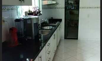 Imagem 6: /Casa no Parque das Laranjeiras com piscina e 4 Qrts