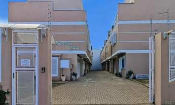 Imagem 2: Ótima casa de três andares, de frente, com orientação solar sul e área útil de 129,38m². C