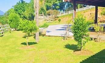 Imagem 4: Linda chácara com piscina e vista para Serra do mar