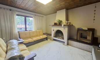 Imagem 3: Casa para Venda em Teresópolis, Várzea, 3 dormitórios, 1 suíte, 2 banheiros, 3 vagas