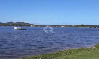 Imagem 2: Casa em condomínio, 4 suítes, acesso privativo à Lagoa da Conceição