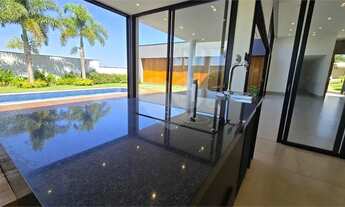 Imagem 4: Casa à venda ou para alugar com 4 quartos, sendo 4 suítes, no condomínio Saint Patrick, So