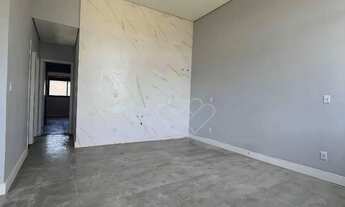 Imagem 5: Casa com Suíte e Acabamentos Modernos à Venda Conforto e Estilo em Cada Detalhe