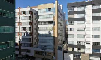 Imagem 2: Belíssimo apartamento de 03 domitórios, com box - sacada de frente - Zona Nova - Capão da