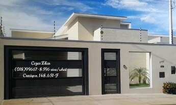 Imagem: Casa de Alto Padrão com três quartos sendo