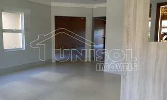 Imagem 2: Excelente casa para locação e venda com toda a segurança e comodidade que um condomínio re