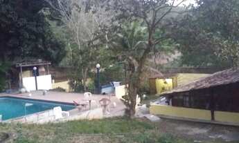 Imagem 7: Casa para venda tem 300 metros quadrados com 2 salas 3 quartos 1 suíte com piscina