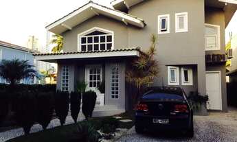 Imagem 2: Excelente casa com marina privativa em Balneário Camboriú