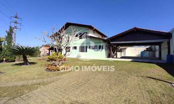 Imagem 4: Casa à venda de alto padrão contendo 253 m² de área útil com excelente área social , situ