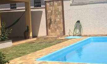 Imagem 3: Casa de 03 quartos, com linda piscina em um lote 390m2
