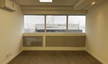 Imagem 3: 34,40 m2 útil - Possui ARMÁRIOS, AR CONDICIONADO, PISO, PERSIANAS, LUMINÁRIAS E GESSO