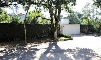 Imagem 2: Casa no Cond. Jd Colonial - 5 mil m², Lazer e Privacidade!