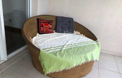 Imagem 7: Apartamento de 98m planta original de 3 dormitórios, sacada com fechamento em vidro, com