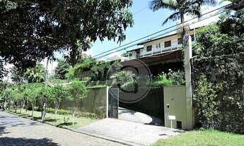 Imagem: Casa com 5 Dormitórios, sendo 3 Suites