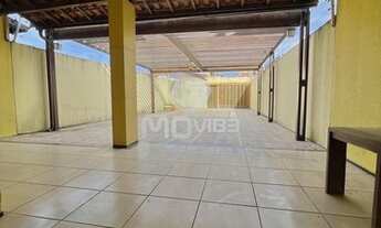 Imagem 3: Casa duplex projetada com piscina