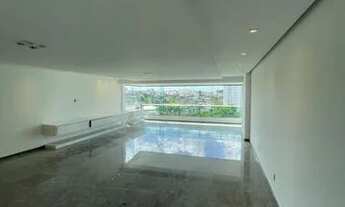 Imagem 2: Apartamento para aluguel possui 234 metros quadrados com 4 quartos em Casa Forte - Recife