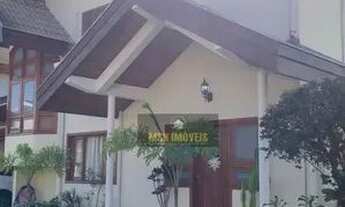 Imagem 4: Casa de condomínio para aluguel tem 240 metros quadrados com 3 quartos