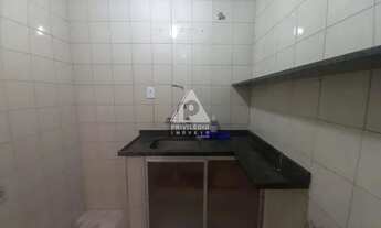 Imagem 7: Quarto e sala em rua cobiçada na quadra da praia!