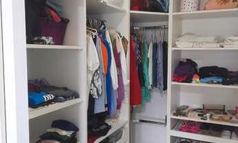 Imagem 6: Casa de condomínio para aluguel possui 350 metros quadrados com 4 quartos. Mobiliada