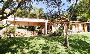 Imagem 2: Casa para venda possui 600 metros quadrados com 6 quartos em Itaipava - Petrópolis - RJ