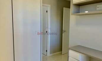 Imagem 7: Lindo apto 2 quartos sendo 1 suíte repleto de armários e ar condicionado