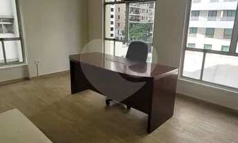 Imagem 2: CONJUNTO COMERCIAL COM 56M² PARA LOCAÇÃO, REFORMADO, 03 SALAS, 01 BANHEIRO E 01 VAGA NO IT