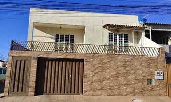 Imagem 2: QR 317, Sobrado esquina com 6 quartos sendo 2 suites R$ 430.000