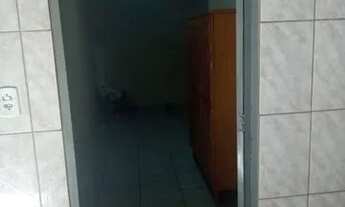 Imagem 3: Casa de fundo Casa com 1 dormitório