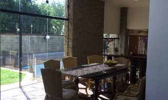 Imagem 6: Casa de condomínio para venda possui 681 metros quadrados com 4 quartos